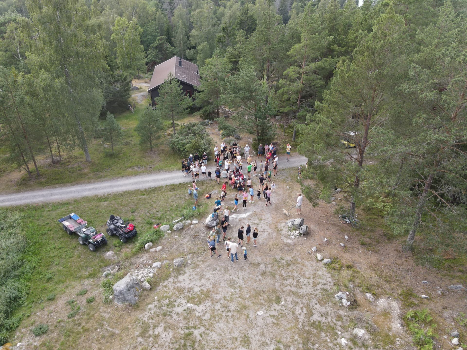 Flygbild över Midsommarängen i Tjusvik, Nämdö